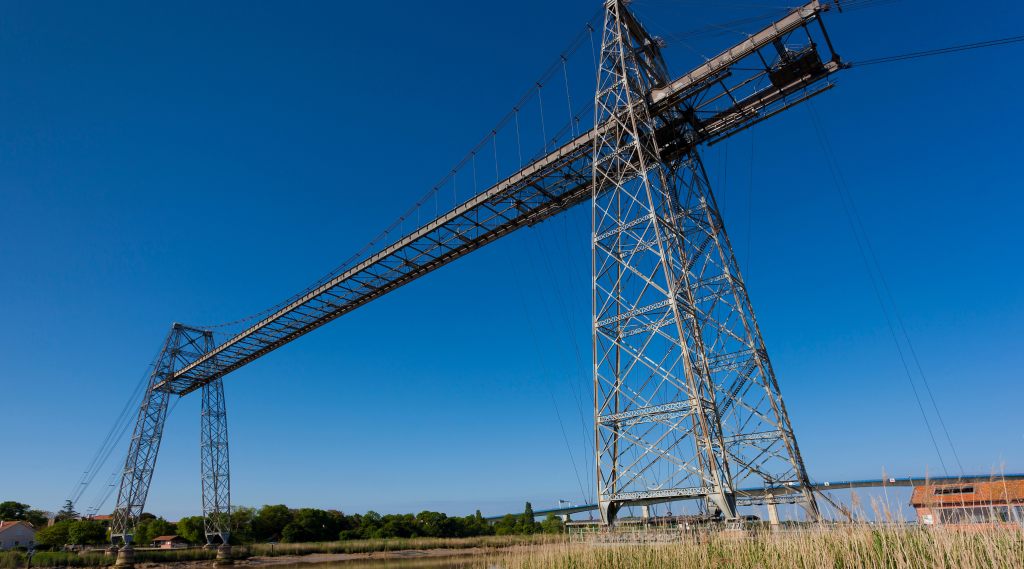 Photo du pont transbordeur de Rochefort, monument emblématique en Charente-Maritime, près de La Rochelle