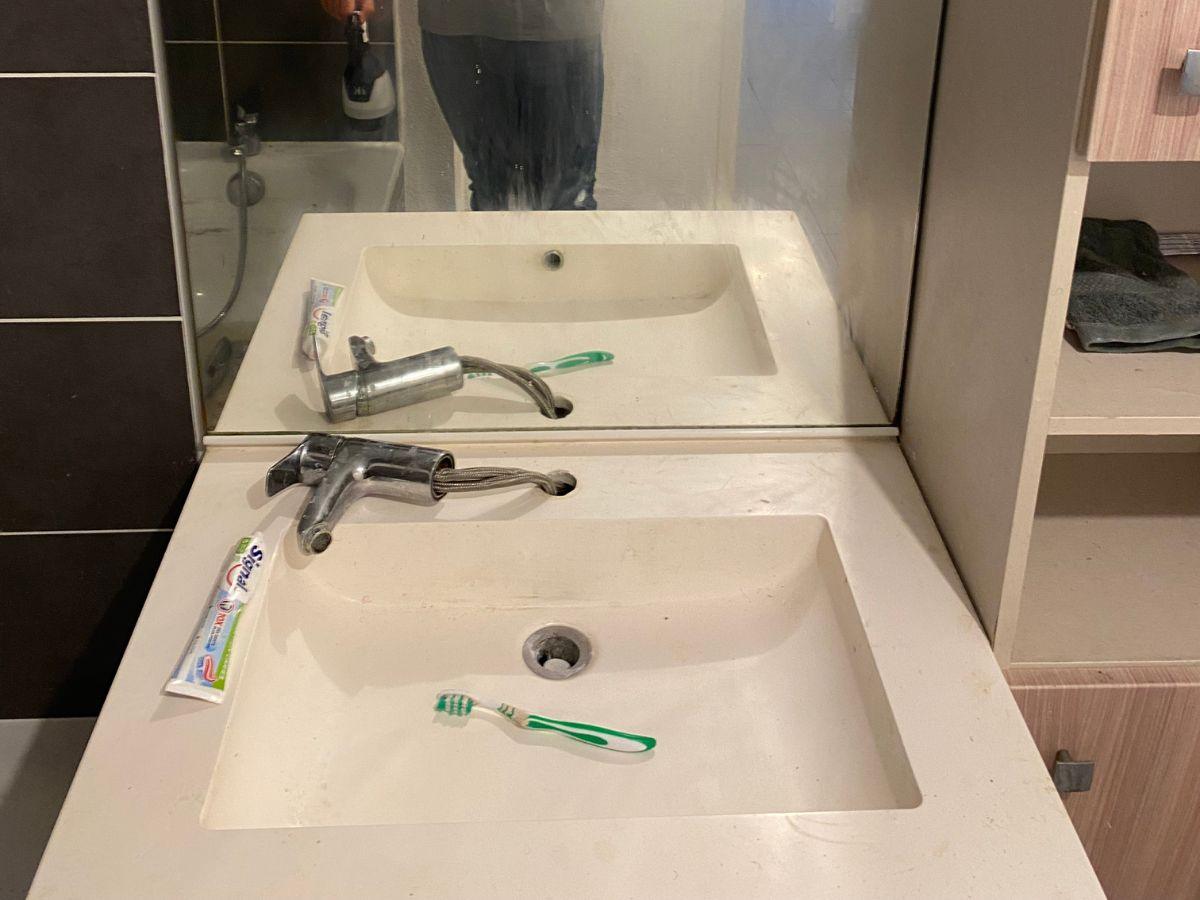 Salle de bain éclatante désinfectée après intervention Hydrios Wave La Rochelle