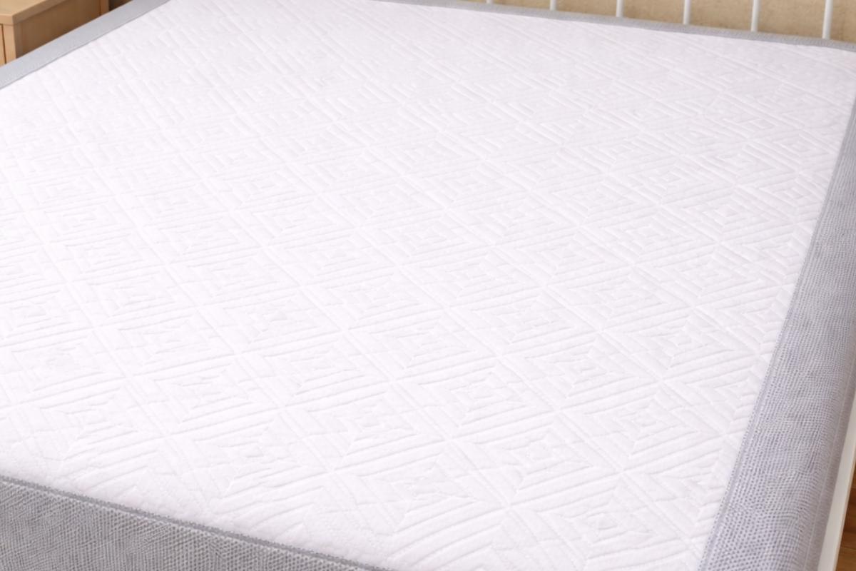 Matelas après nettoyage professionnel par extraction – La Rochelle 17000